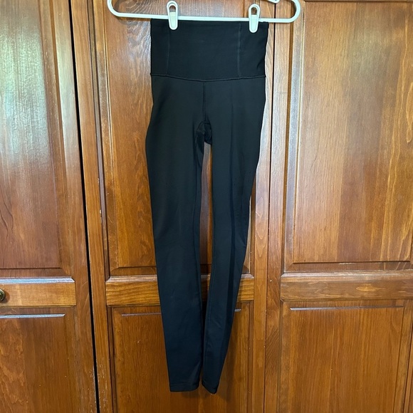 Lululemon Lululemon Zoned In Tight 27" Black Size 2 - Picture 2 of 7